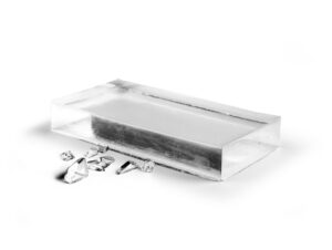 Искусственное стекло для имитации осколков